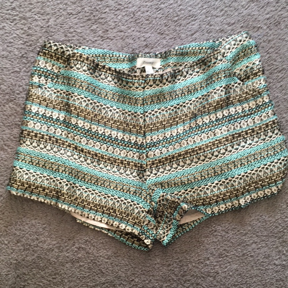 Freeway size L women’s fashion shorts